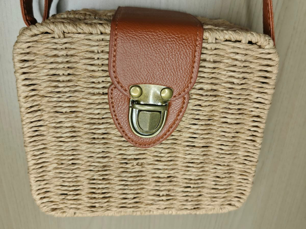 Straw Box Sling Bag - B e i g e